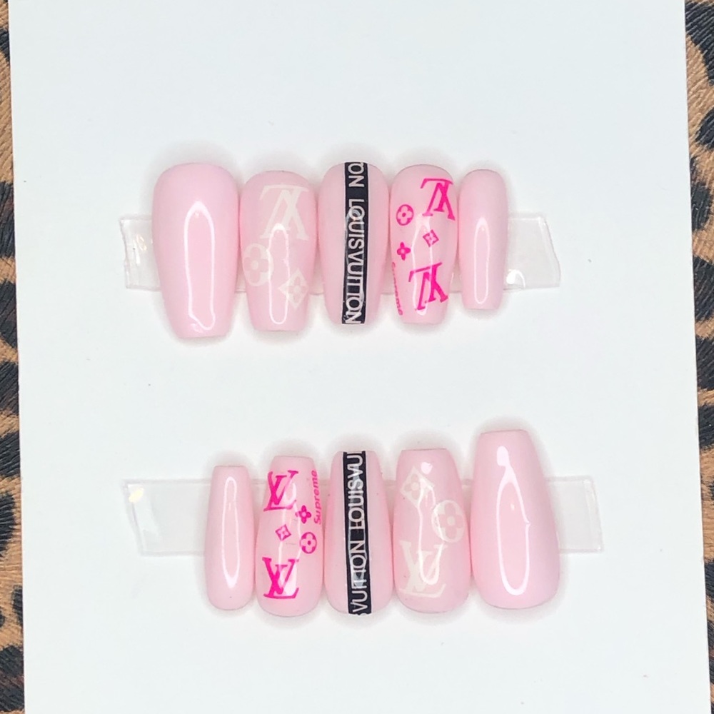 Press On nails